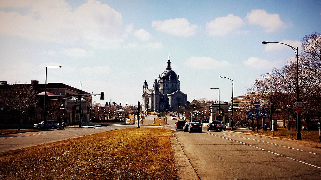 the Saint Paul Cathedral dominates the surrounding neighborhood